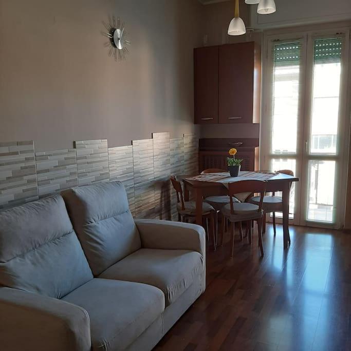 Ferienwohnung Mice Ottima Soluzione Per Il Centro E La Svizzera Como Exterior foto