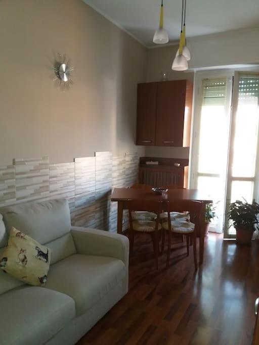 Ferienwohnung Mice Ottima Soluzione Per Il Centro E La Svizzera Como Exterior foto